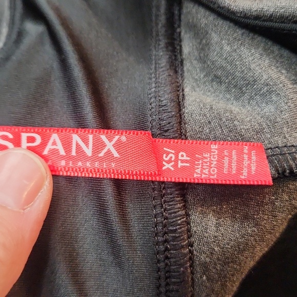 SPANX Ponte Knit Shapewear Slimming Ankle Legging - Picture 6 of 8